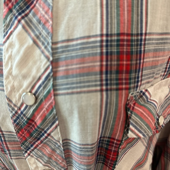 Vintage Wrangler Men's Red and White Checkered Shirt with Pearl Snap Buttons - Picture 2 of 4
